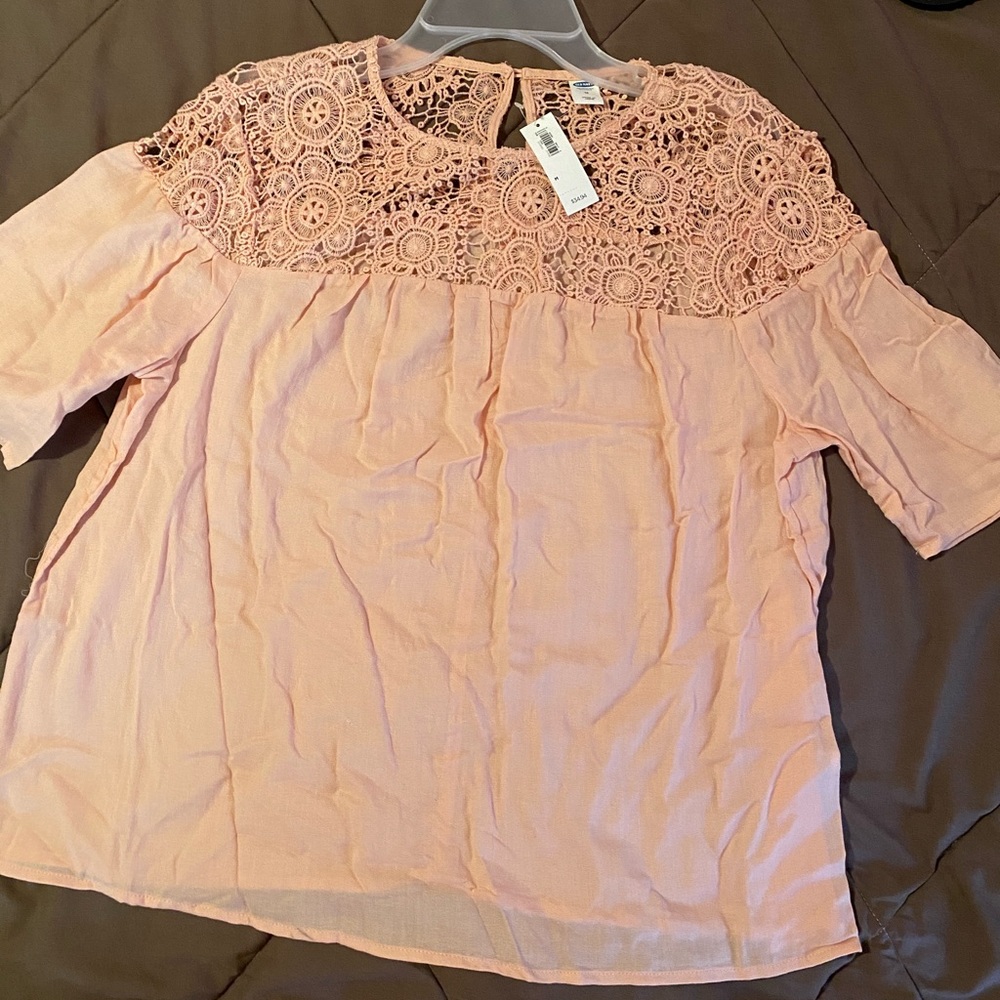 Old Navy peach medium lace bodice short sleeve top